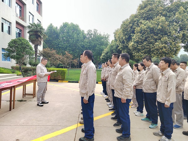 6月3日，計控電儀部部長王文波組織部門員工進行安全生產(chǎn)月宣貫活動.jpg